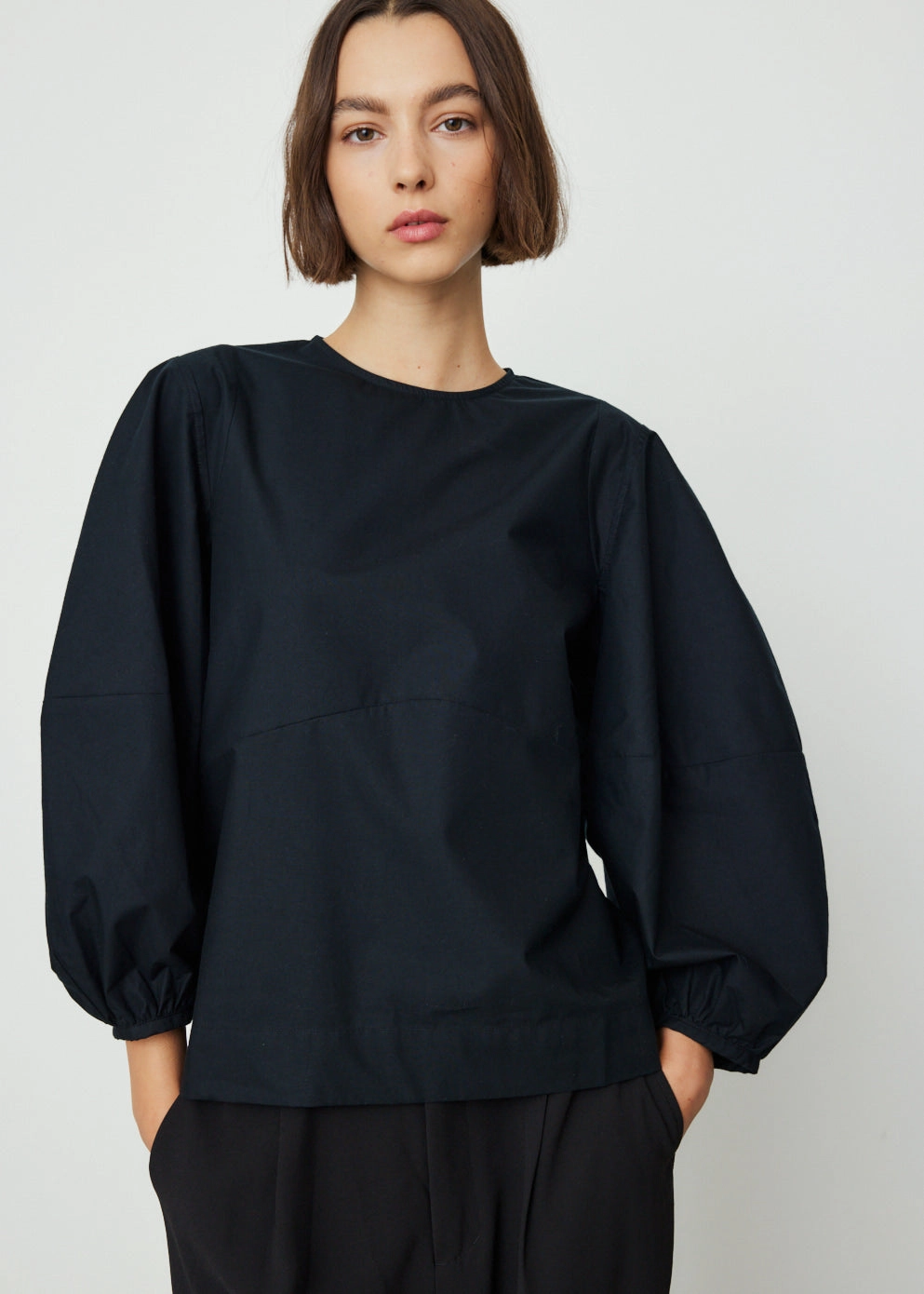 0052 Round Sleeve Top