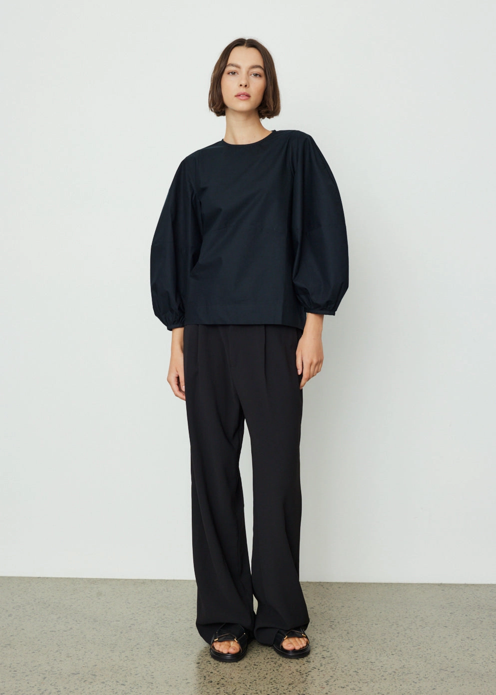 0052 Round Sleeve Top