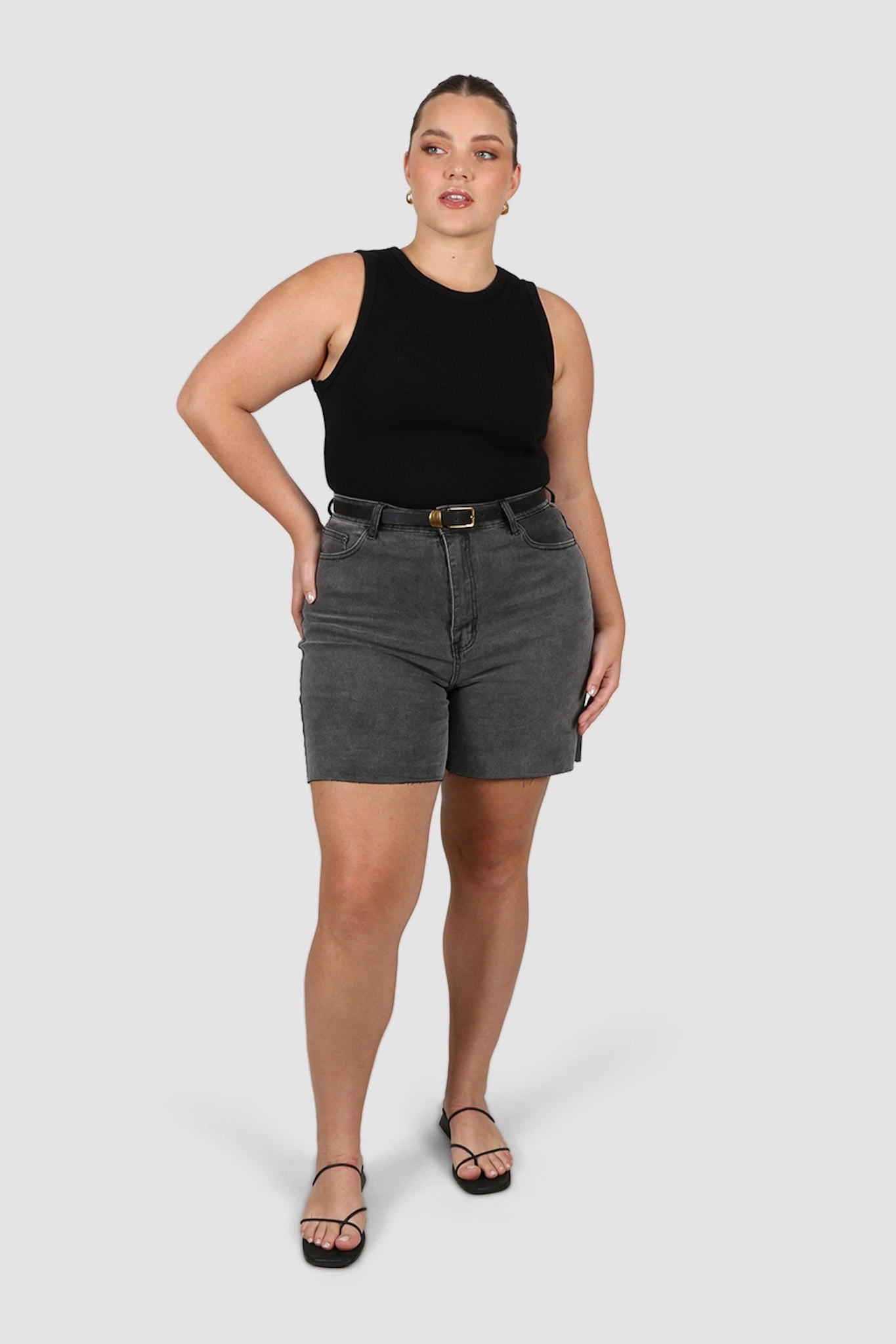 JAGGER DENIM SHORT GREY WASH